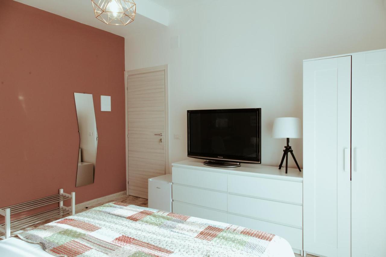 Sostanza - Rooms In Catania Ngoại thất bức ảnh