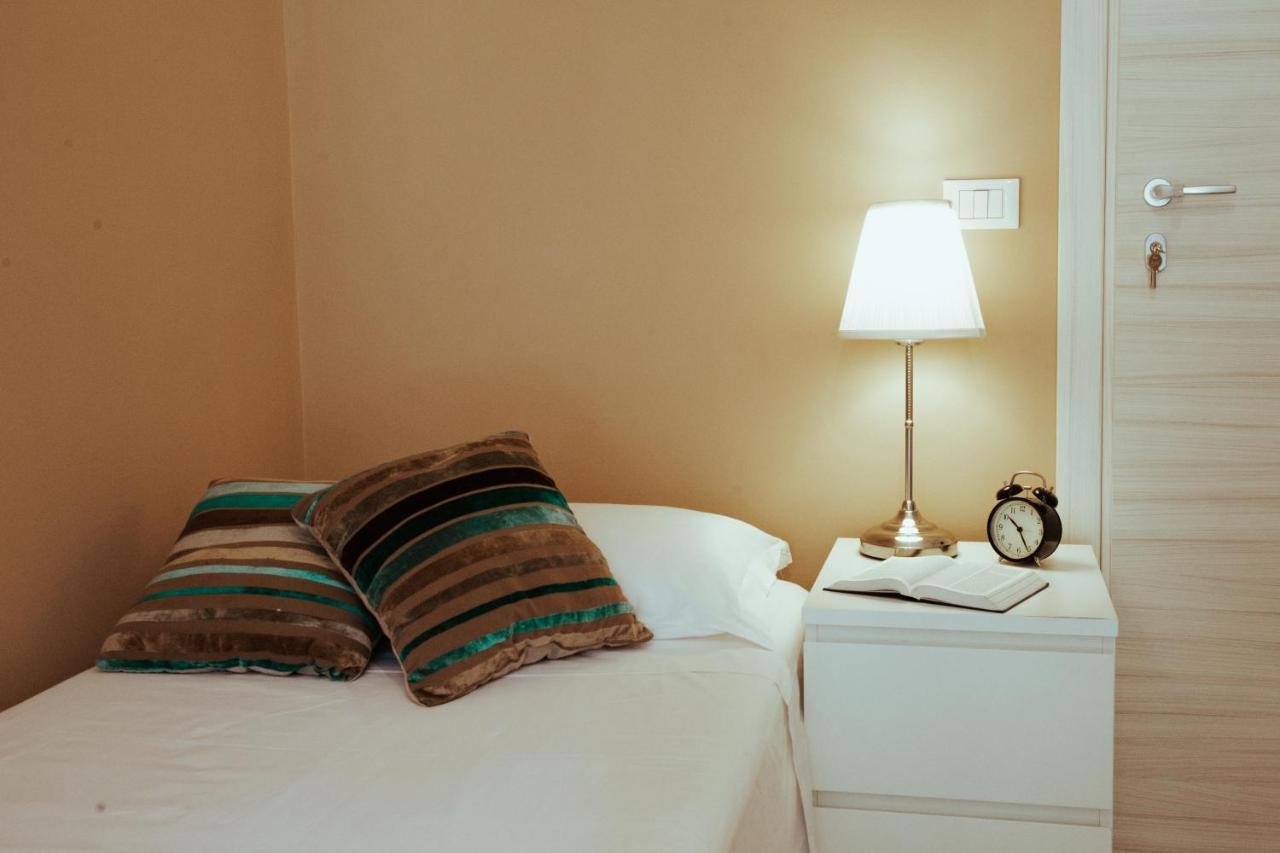 Sostanza - Rooms In Catania Ngoại thất bức ảnh